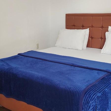 Noah Hotel Silangit Siborongborong Buitenkant foto