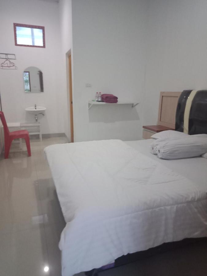 Noah Hotel Silangit Siborongborong Buitenkant foto