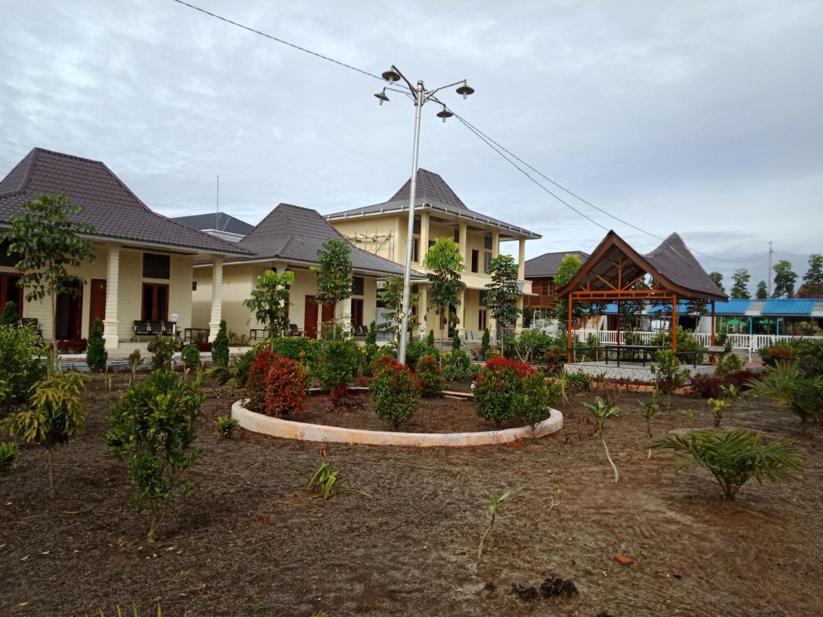 Noah Hotel Silangit Siborongborong Buitenkant foto