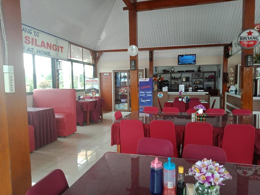 Noah Hotel Silangit Siborongborong Buitenkant foto