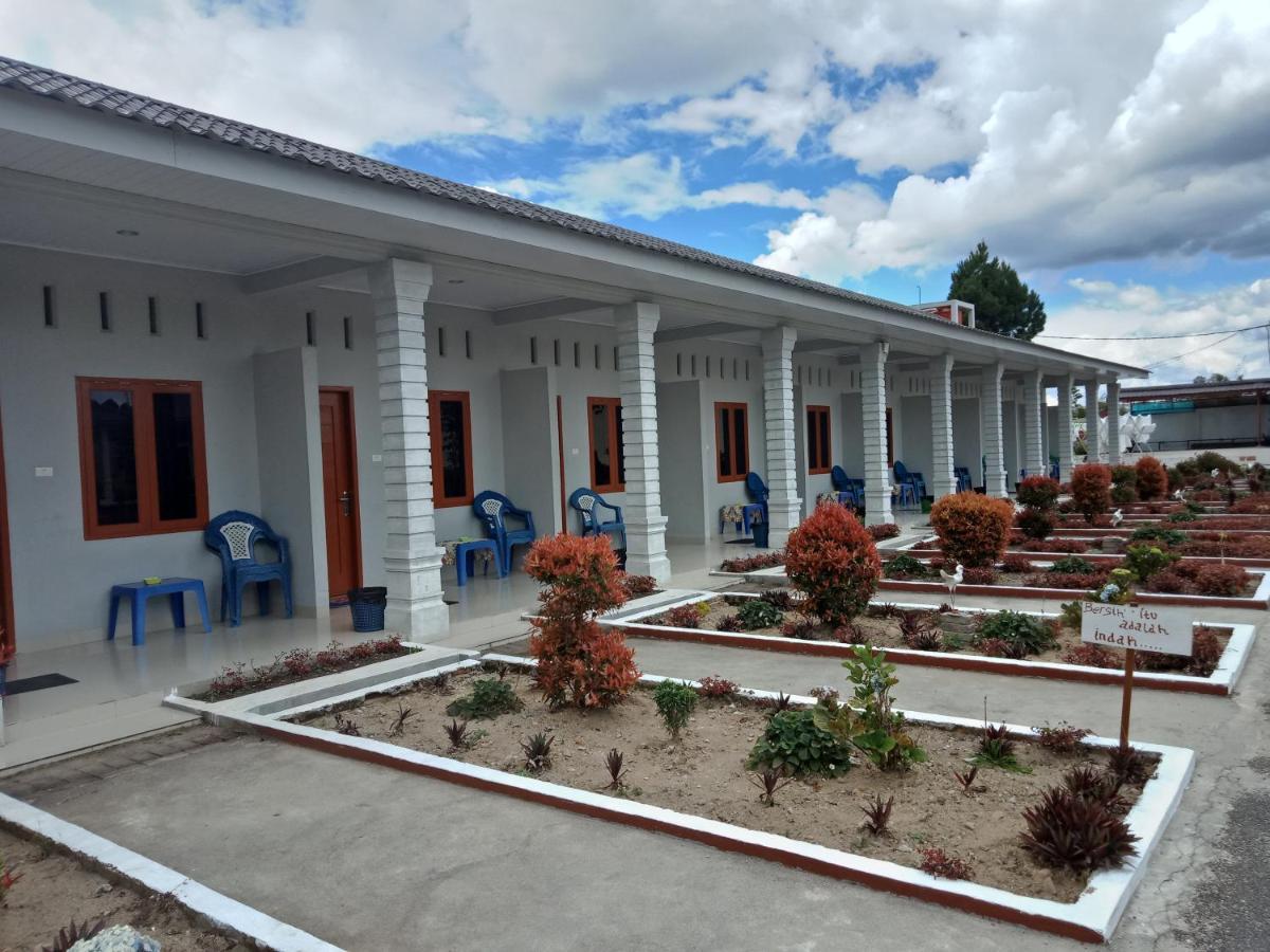 Noah Hotel Silangit Siborongborong Buitenkant foto